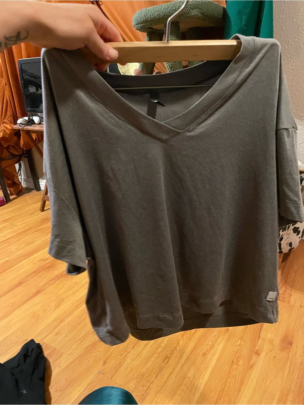 Vuori V-Neck Top